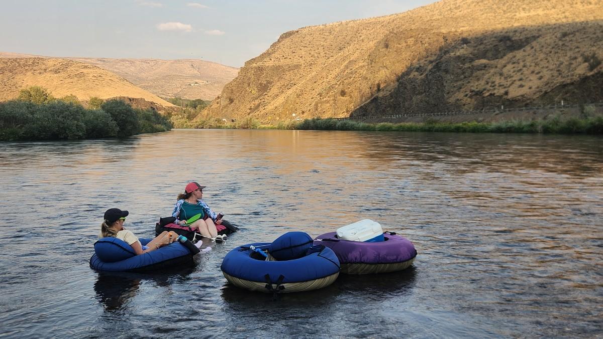 Scenic Yakima River Canyon float trip