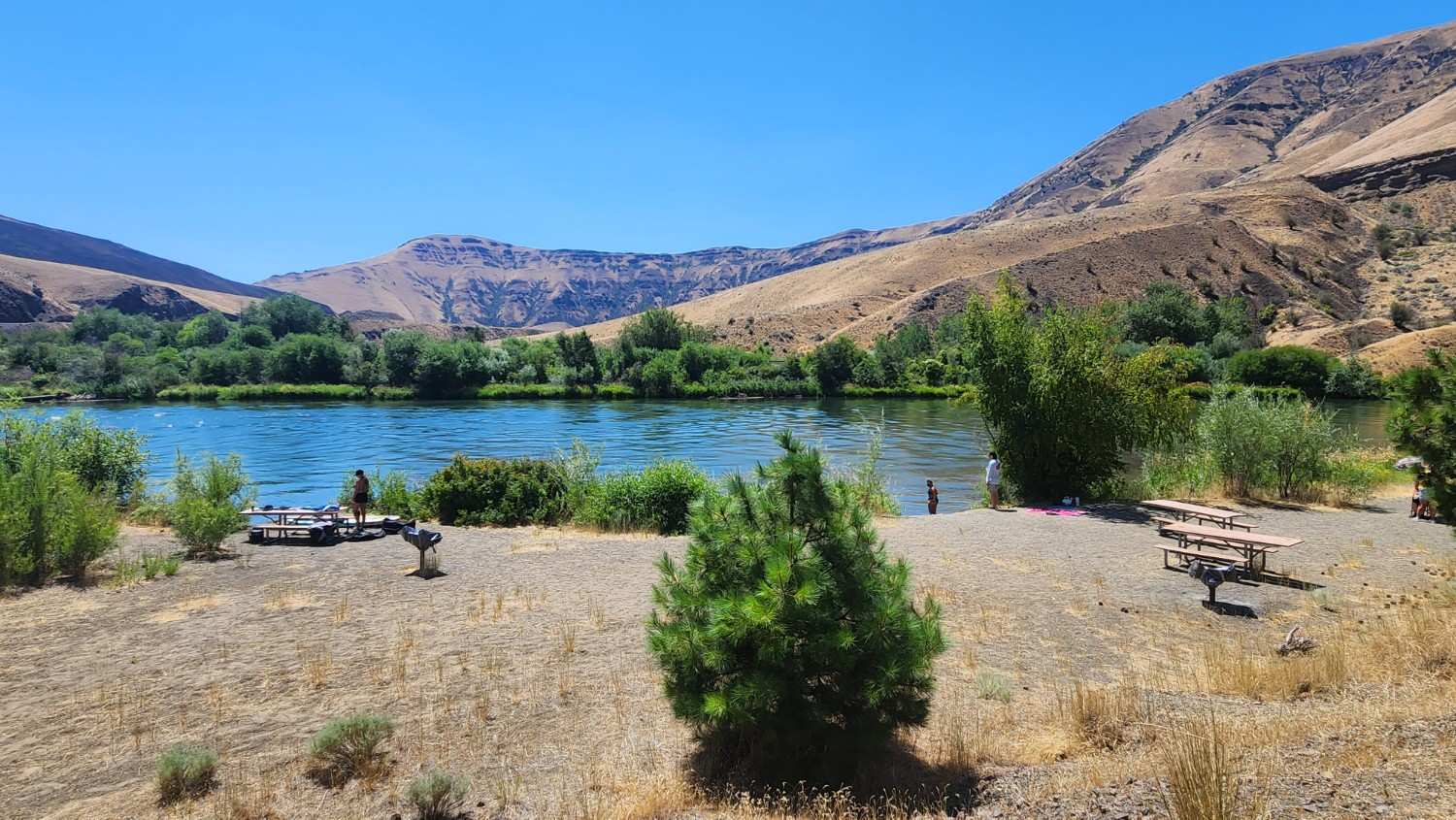 Hike view over Yakima River Canyon
